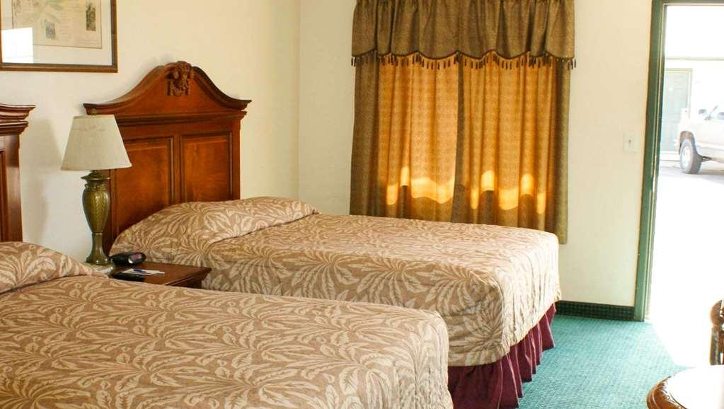Hwy Express Inn And Suites Thatcher Room photo