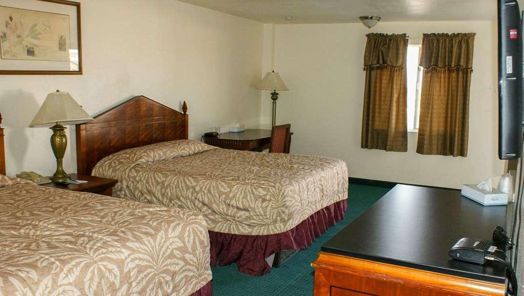 Hwy Express Inn And Suites Thatcher Room photo