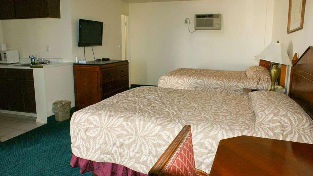 Hwy Express Inn And Suites Thatcher Room photo