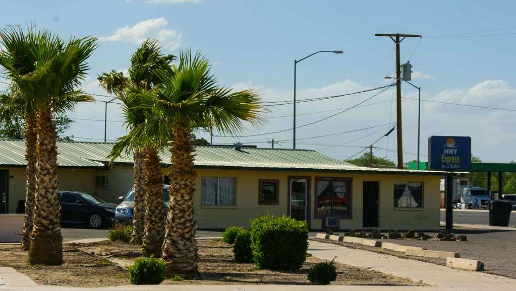 Hwy Express Inn And Suites Thatcher Exterior photo