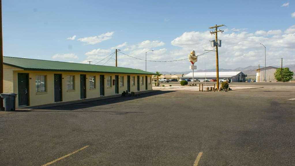 Hwy Express Inn And Suites Thatcher Exterior photo