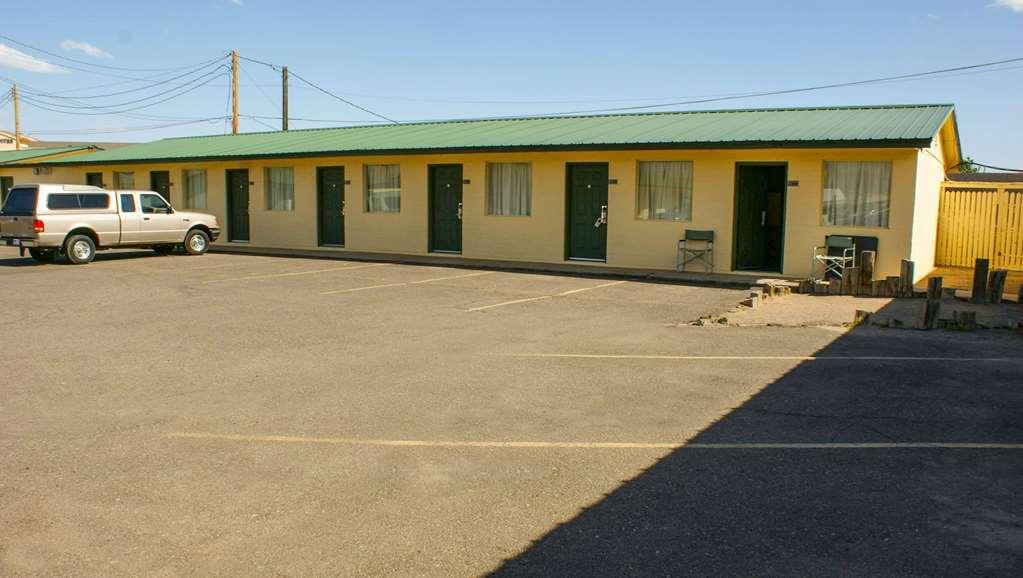Hwy Express Inn And Suites Thatcher Exterior photo