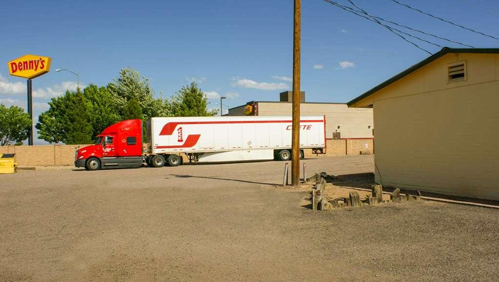 Hwy Express Inn And Suites Thatcher Exterior photo